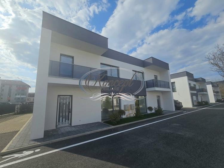 Duplex cu 5 camere cu Canalizare în Florești