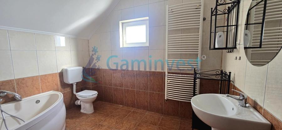 Casă individuală cu 6 camere cu Canalizare în Oncea