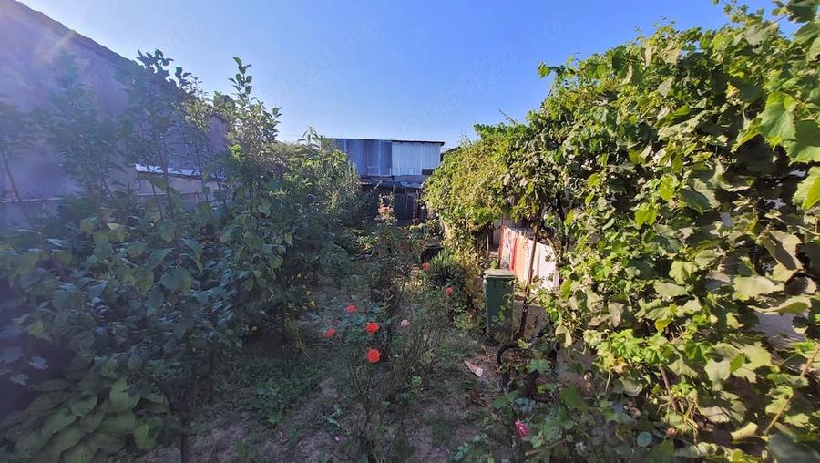 Casă cu 3 camere cu Teren 400 Mp în Bereasca