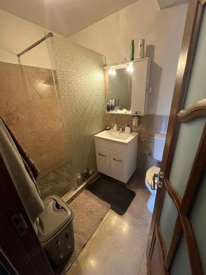 Apartament cu 3 camere decomandat în Florești