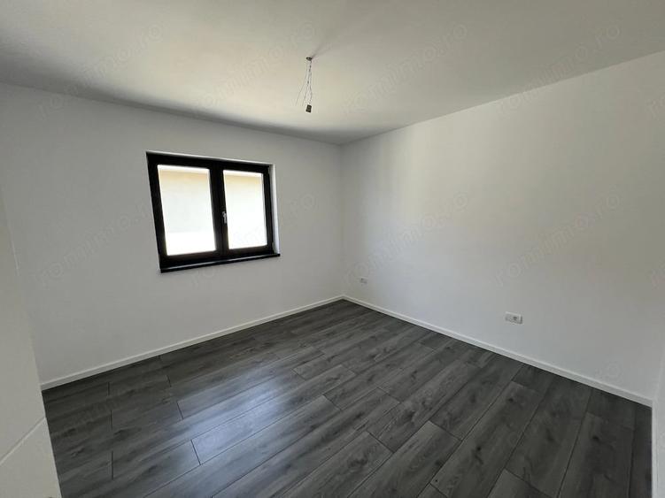 Casă cu 5 camere cu Teren 300 Mp în Chișoda