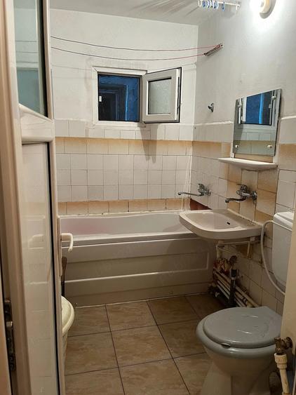 Apartament cu 2 camere decomandat în Calarași 4