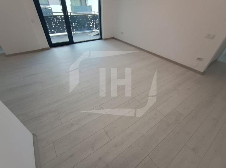 Apartament 3 camere, parcare, finisat, intermediar, curte, zona Pod Ira - 4