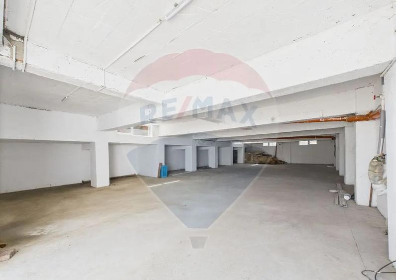 Apartament cu 3 camere semidecomandat în Nord