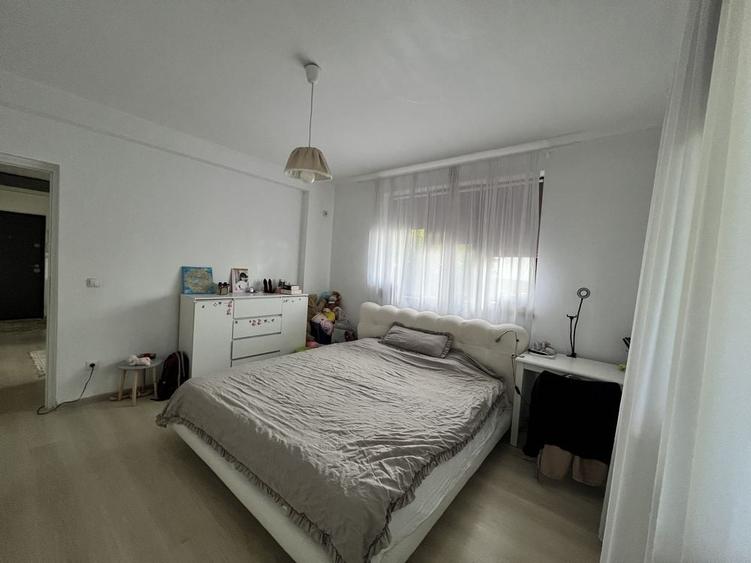 Apartament cu 3 camere decomandat în Bucureștii Noi