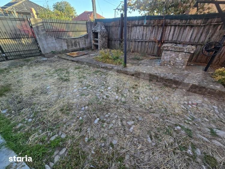 Casă cu 5 camere cu Teren 853 Mp în Șotânga