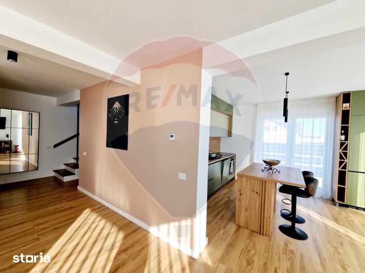 Casă cu 4 camere cu Teren 250 Mp în Central