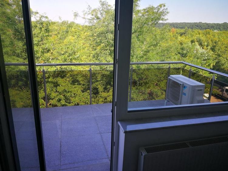 Apartament cu 3 camere decomandat în Pipera