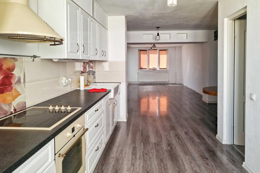 Apartament cu 3 camere decomandat în Dorobanți