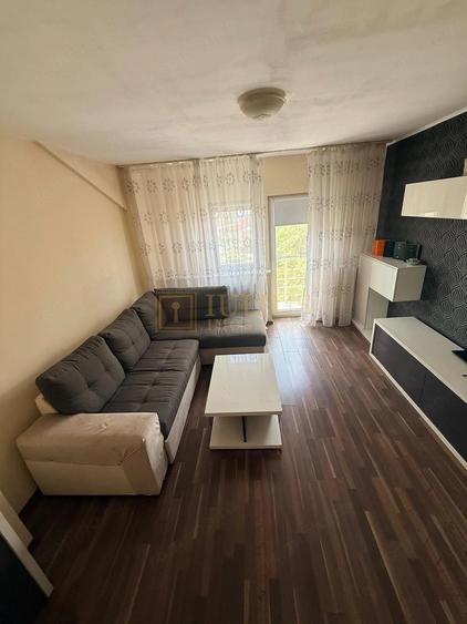 Apartament cu 3 camere decomandat în Șagului