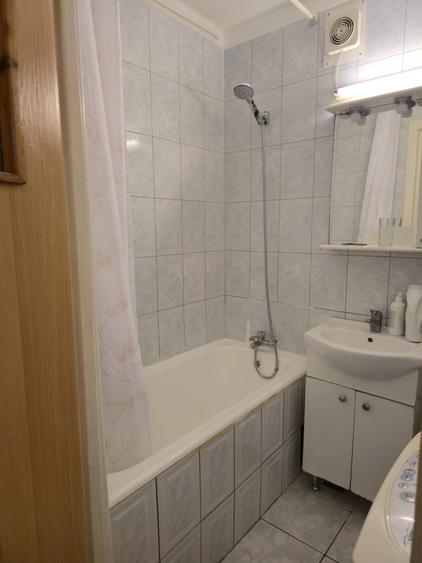 Apartament cu 3 camere decomandat în Dristor