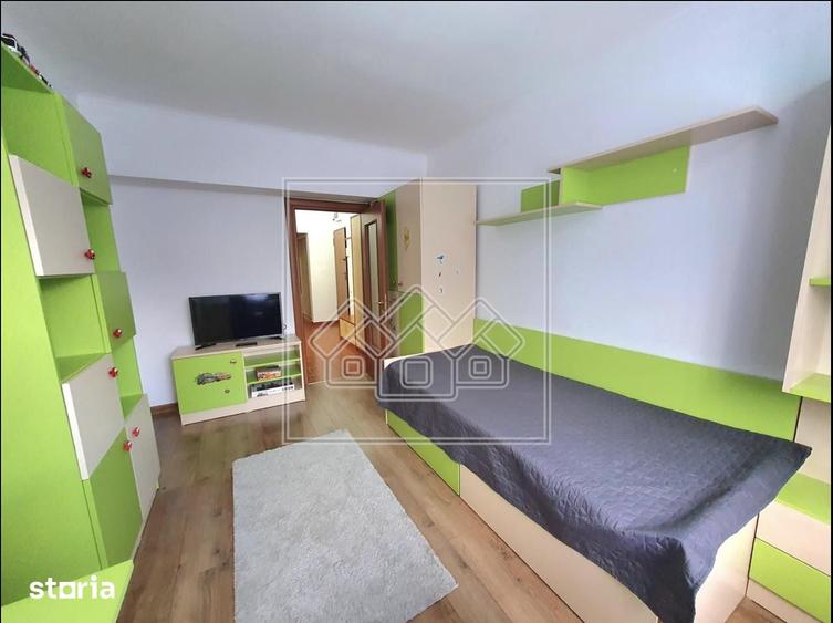 Apartament cu 3 camere decomandat în Terezian