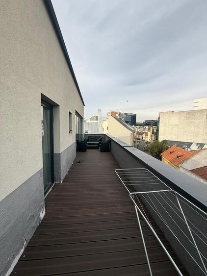 Apartament cu 3 camere semidecomandat în Central
