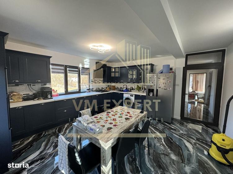 Casă cu 4 camere cu Teren 2078 Mp în Câmpulung Muscel