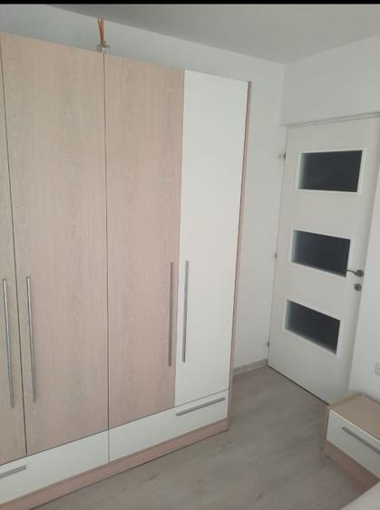 Apartament cu 3 camere semidecomandat, mobilat în Florești — fotografia 3