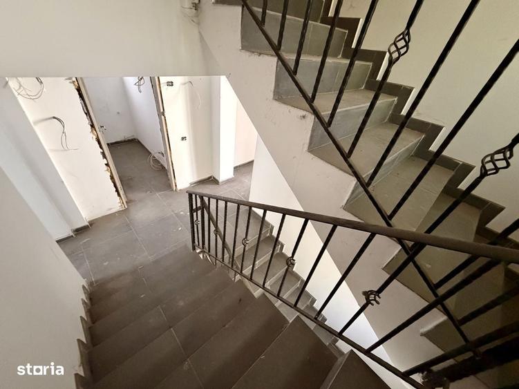 Casă cu 4 camere în Vitan