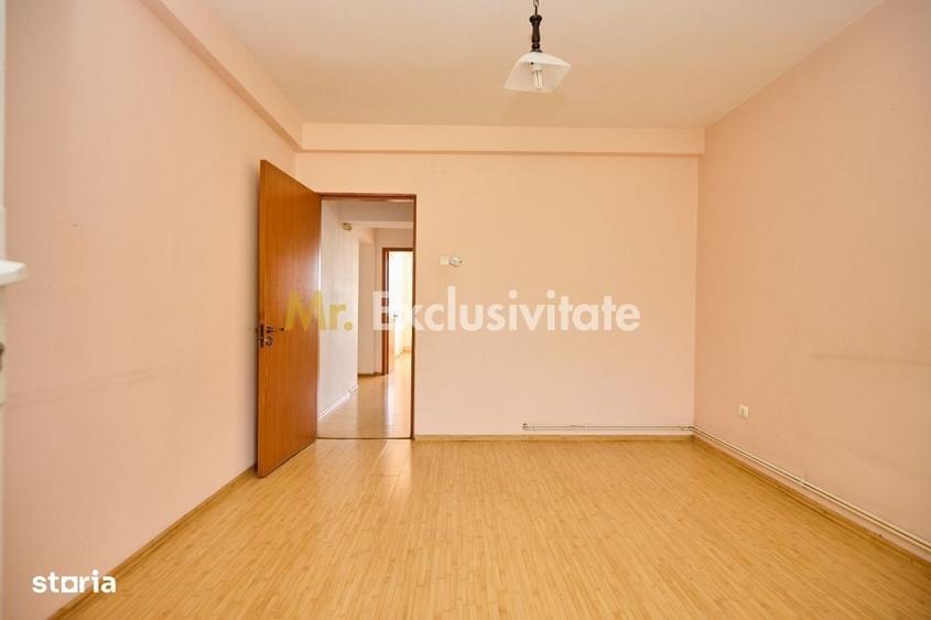 Apartament cu 4 camere decomandat în Craiovei