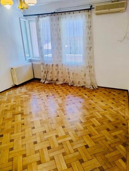 Casă cu 5 camere cu Canalizare în Domenii