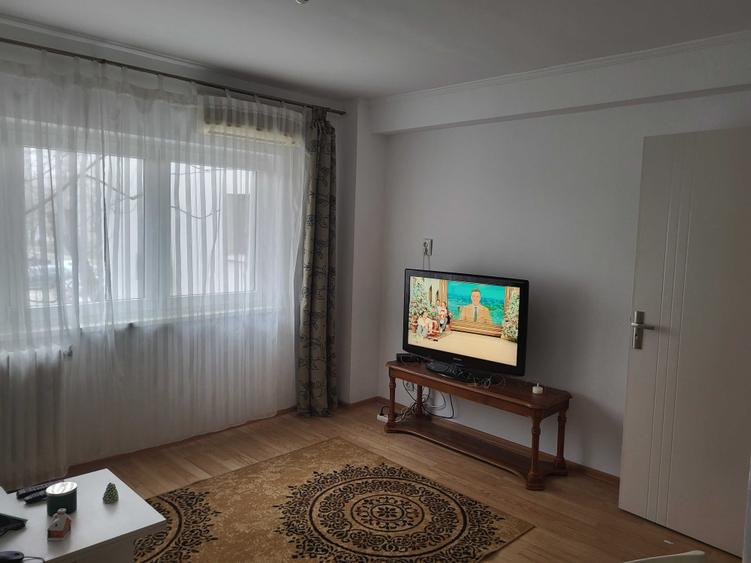 Apartament cu 2 camere decomandat în Vitan