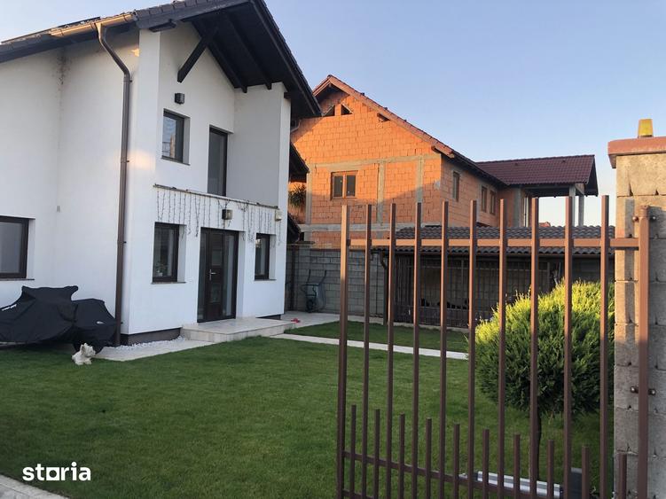 Casă cu 5 camere cu Teren 420 Mp în Vladimirescu