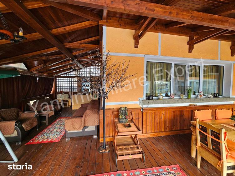 Casă cu 6 camere cu Teren 557 Mp în Central