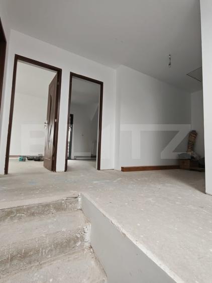 Casă individuală cu 6 camere cu Canalizare în Mihai Viteazu