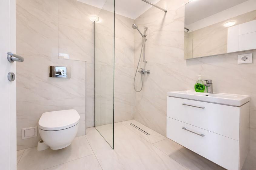 Apartament cu 3 camere decomandat, mobilat în Cantacuzino