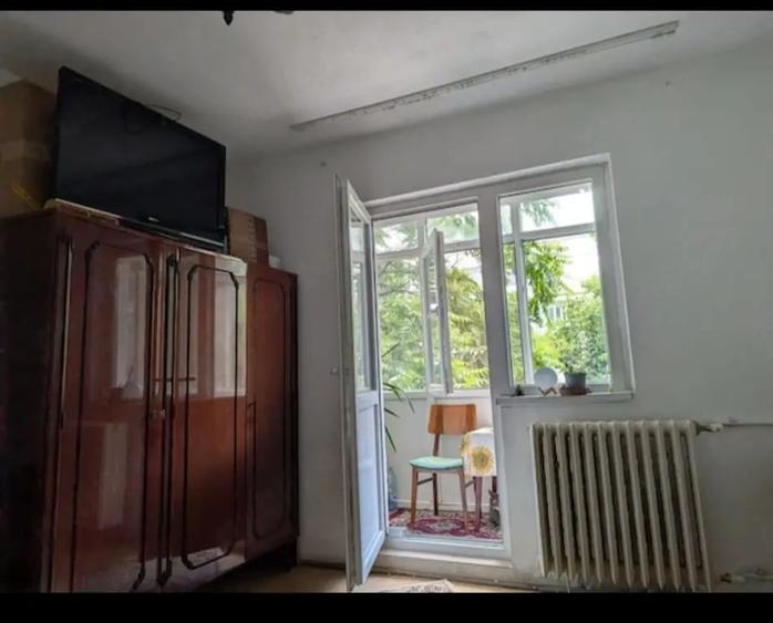 Apartament cu 2 camere decomandat în Berceni