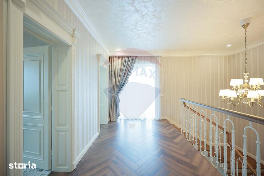 Casă cu 5 camere cu Teren 640 Mp în Oncea