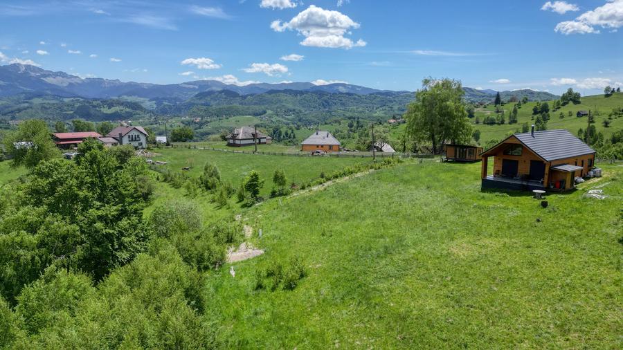 Teren Construcții intravilan de 1400 mp, în Moieciu