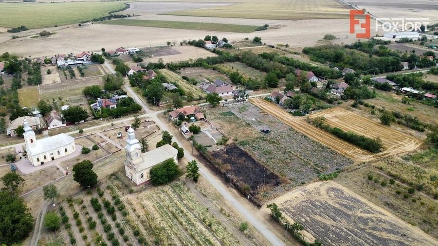 Casă cu 4 camere cu Teren 2208 Mp în Folea