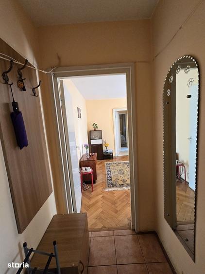 Apartament cu 2 camere semidecomandat în Astra