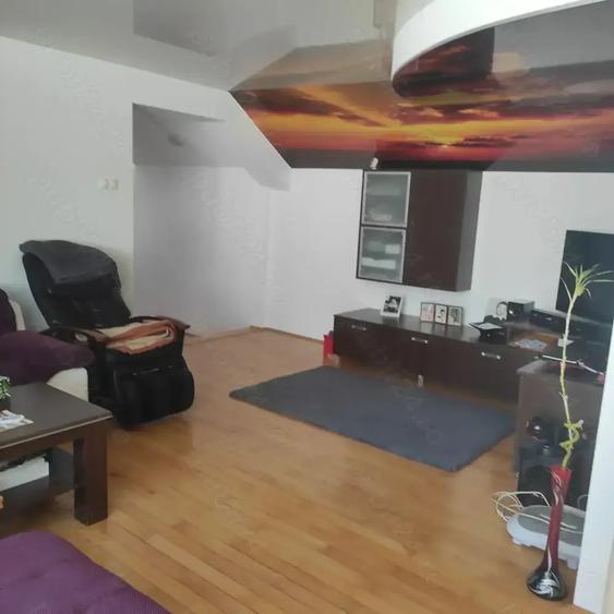 Casă cu 6 camere în Central