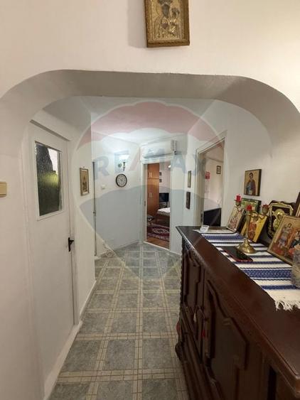 Apartament cu 3 camere de vânzare în zona Capitol - 4