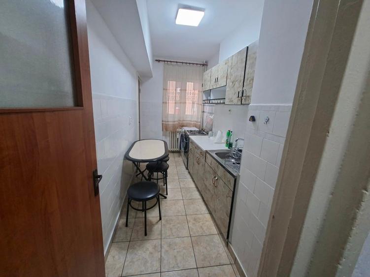 Apartament cu 2 camere semidecomandat, mobilat în Dorobanți