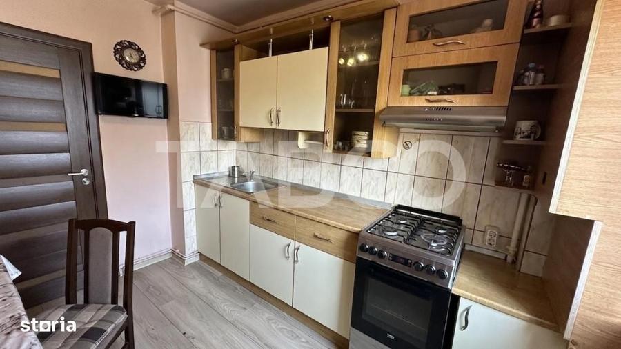 Apartament cu 4 camere decomandat în Mihai Viteazul