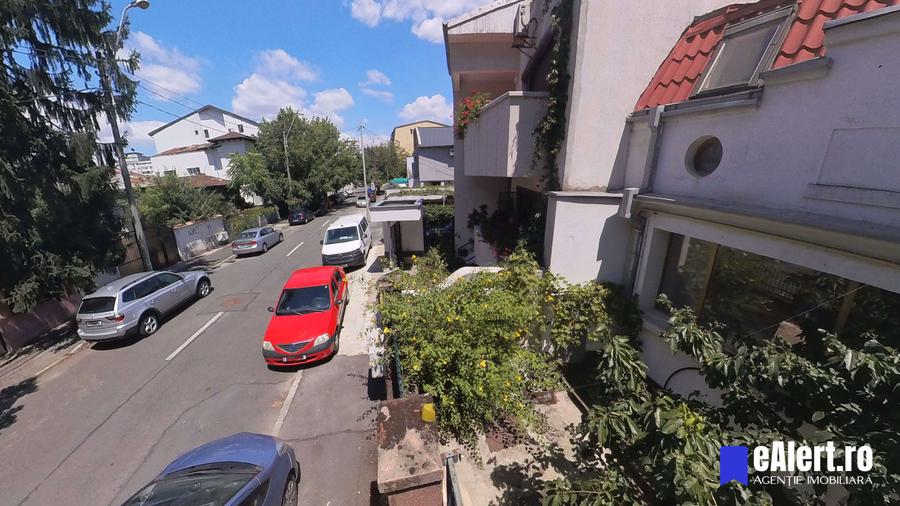 Casă cu 5 camere cu Canalizare în Domenii