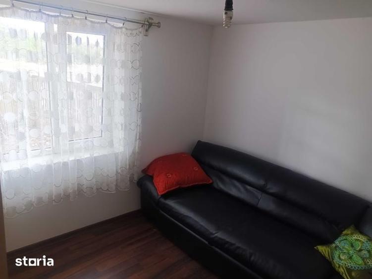 Casă cu 4 camere cu Teren 70 Mp în Călinești