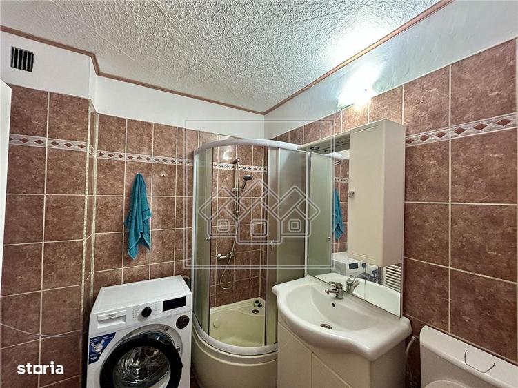 Apartament 2 camere, decomandat, la cheie, zona buna - 2