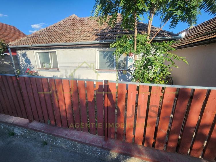 Casă individuală cu 3 camere cu Canalizare în Girocului