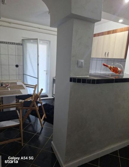 Apartament cu 2 camere decomandat în Calarași 4