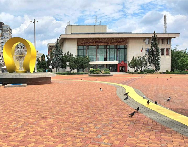 Spațiu comercial, de 1,000 mp, în Central
