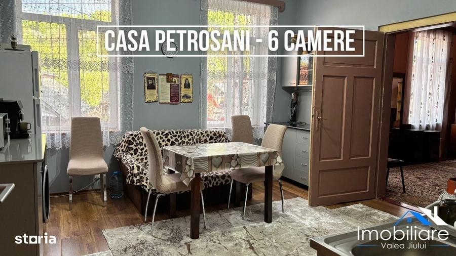 Casă cu 4 camere în Petrila