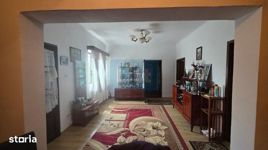Casă cu 5 camere cu Teren 653 Mp în Central