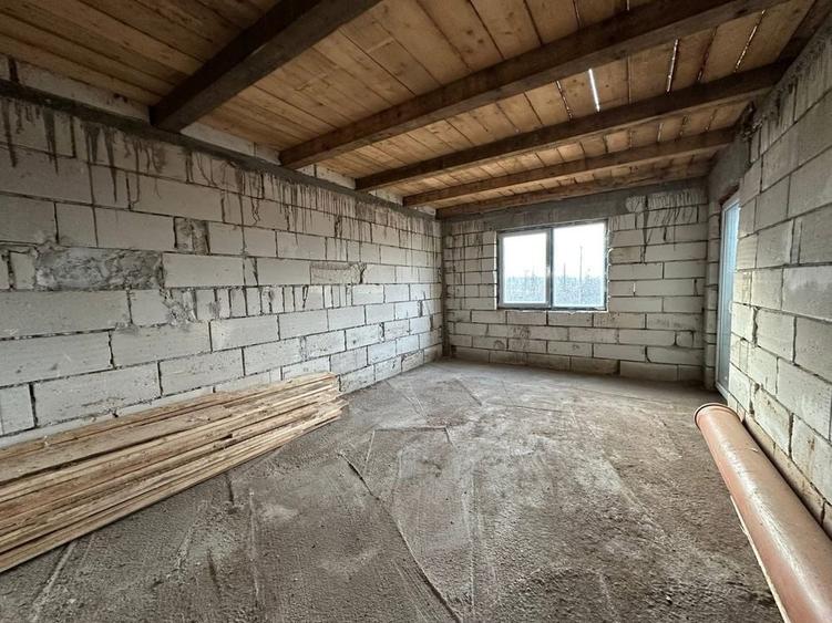 Casă cu 4 camere în Săsar