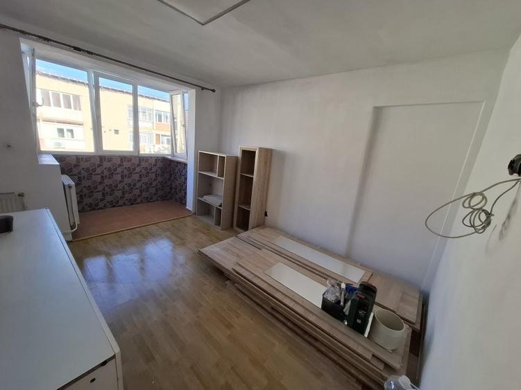 Apartament cu 2 camere semidecomandat în Dărmănești