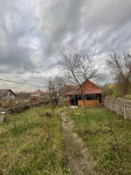 Casă individuală cu 2 camere cu Canalizare în Uroi