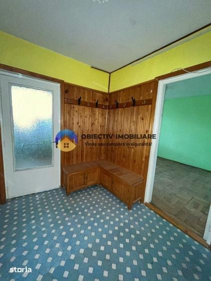 Apartament cu 3 camere decomandat în Est