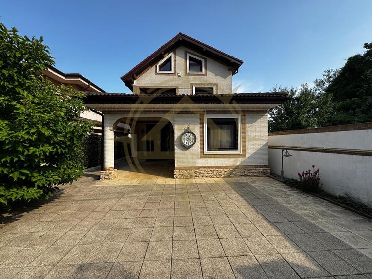Casă cu 7 camere cu Piscina în Balotești