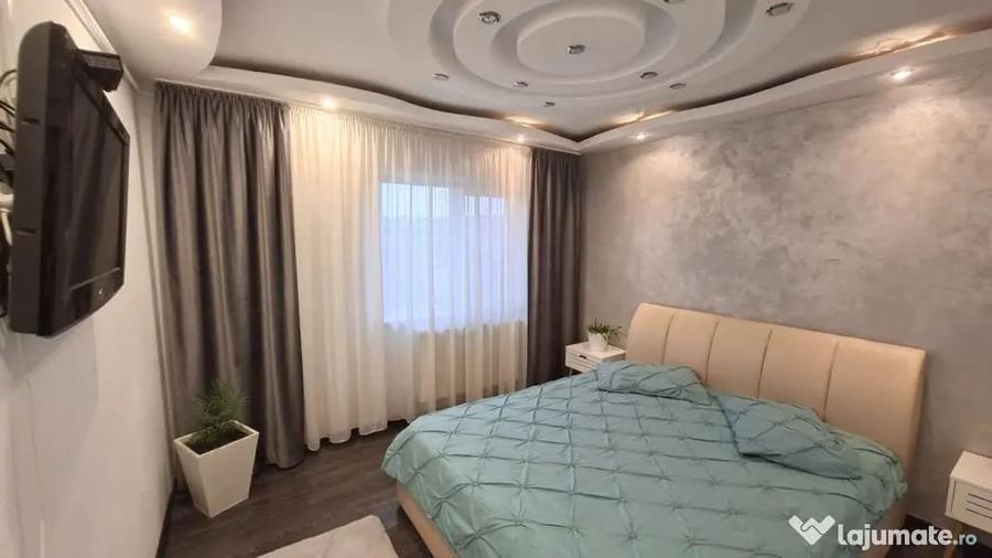 Apartament cu 3 camere decomandat în Eremia